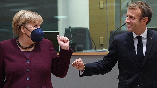 Nmeck kanclka Angela Merkelov na svm poslednm summitu Evropsk unie. Na snmku je s francouzskm prezidentem Emmanuelem Macronem. (22. jna 2021)