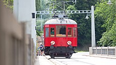 Turisté vyhledávají na Bechyňce jízdy historickými vozy. Turisté vyhledávají na Bechyňce jízdy historickými vozy.
