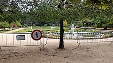 Zákazová značka u přerovského parku Michalov. Zákazová značka u přerovského parku Michalov.