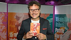 Patrik Hartl na křtu své knihy 15 roků lásky (20. října 2021) Patrik Hartl na křtu své knihy 15 roků lásky (20. října 2021)
