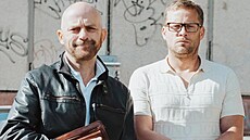 Hynek Čermák a Jakub Prachař coby bratři při natáčení komedie Hádkovi Hynek Čermák a Jakub Prachař coby bratři při natáčení komedie Hádkovi