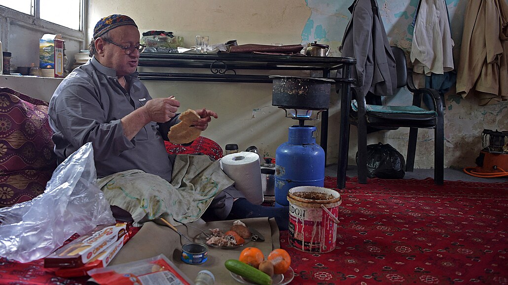 Poslední id v Afghánistánu Zebulon Simentov ve svém dom v Kábulu (5. dubna...