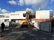 Demolice nákupního centra odstartovala 9. listopadu 2021.