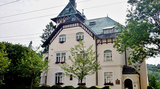 Městská knihovna Mariánské Lázně sídlí v někdejší vile Turba.