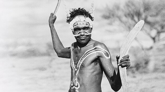 Modern vzkum ukzal, e australt domorodci bumerangy zdaleka nepouvali jen k lovu. Ilustran snmek