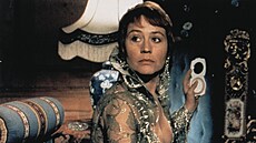 Annie Girardot se jako gangsterka představila v relativně neznámé komedii... Annie Girardot se jako gangsterka představila v relativně neznámé komedii...
