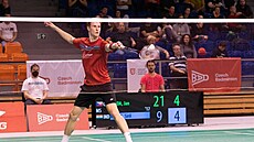 Badmintonista Jan Louda bhem semifinále turnaje Czech Open.