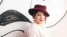 Barva bordó je perfektní podzimní volbou, klobouky nevyjímaje. Barva bordó je perfektní podzimní volbou, klobouky nevyjímaje.