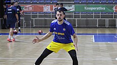 Jakub Šiřina z Opavy se chystá na zápas s Permem. Jakub Šiřina z Opavy se chystá na zápas s Permem.