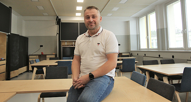 Jan Meca, editel Stední prmyslové koly a Obchodní akademie v Bruntále.