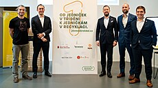 Zástupci pěti výrobců nápojů, kteří založili Iniciativu pro zálohování Zástupci pěti výrobců nápojů, kteří založili Iniciativu pro zálohování
