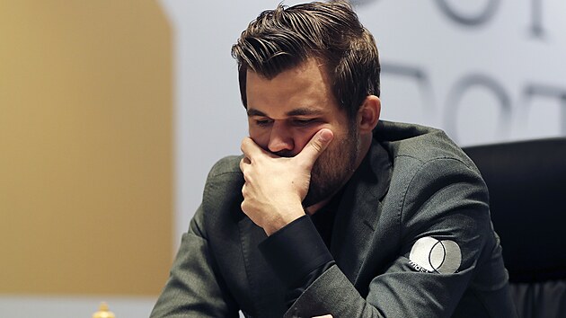 Norský šachista Magnus Carlsen v duelu s ruským soupeřem Janem Něpomňaščim. | na serveru Lidovky.cz | aktuální zprávy Norský šachista Magnus Carlsen v duelu s ruským soupeřem Janem Něpomňaščim. | na serveru Lidovky.cz | aktuální zprávy