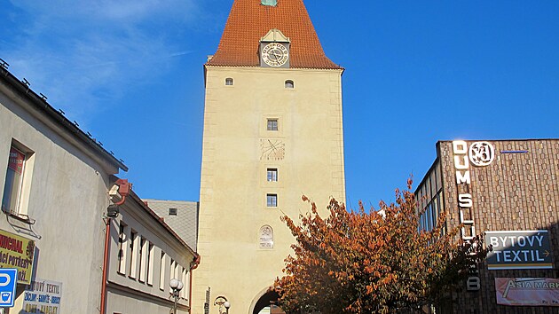 Pelhřimovská Dolní brána, ve které sídlí muzeum rekordů.