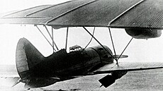 Zvěno-SPB, pohled na jeden ze dvou nesených malých střemhlavých bombardérů I-16... Zvěno-SPB, pohled na jeden ze dvou nesených malých střemhlavých bombardérů I-16...