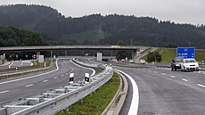 Na úsek rychlostní silnice mezi Semetínem a Jablůnkou by měly navázat další... Na úsek rychlostní silnice mezi Semetínem a Jablůnkou by měly navázat další...