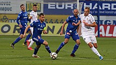 Hrái SK SIGMA Olomouc a FC Hradec Králové pi utkání v rámci 15. kola...