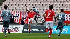 Hráči FC Zbrojovky Brno a MFK Chrudimi během utkání v rámci fotbalové Fortuna... Hráči FC Zbrojovky Brno a MFK Chrudimi během utkání v rámci fotbalové Fortuna...