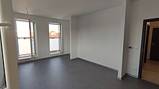 Pokoj bytu 1+kk je poměrně velký, ale umístění obývacího pokoje, jídelny,... Pokoj bytu 1+kk je poměrně velký, ale umístění obývacího pokoje, jídelny,...