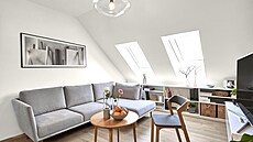 Zkosený strop představoval určité omezení, ale s tím si architekt Bek snadno... Zkosený strop představoval určité omezení, ale s tím si architekt Bek snadno...