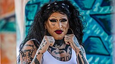 MMA zápasník Diego Garijo jako drag queen Lola (2021)