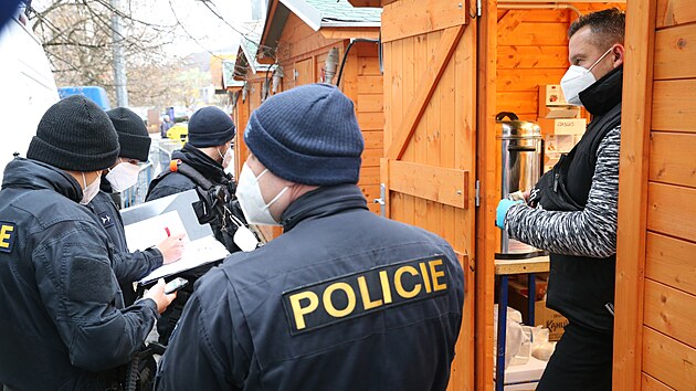 Kontroly dodržování opatření jsou směšné, dělají se na oko... Kontroly dodržování opatření jsou směšné, dělají se na oko...