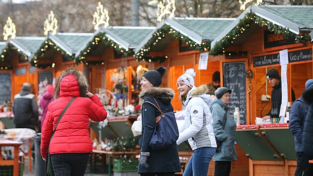 Na mosteckém „farmářském“ tržišti je i venkovní restaurace, kde je možné dát si... | na serveru Lidovky.cz | aktuální zprávy Na mosteckém „farmářském“ tržišti je i venkovní restaurace, kde je možné dát si... | na serveru Lidovky.cz | aktuální zprávy