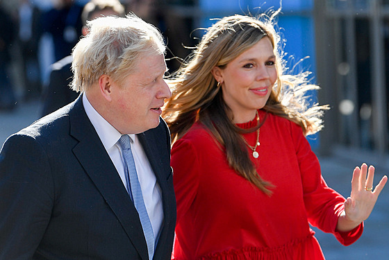 Britský premiér Boris Johnson a jeho manelka Carrie (Manchester, 6. listopadu...