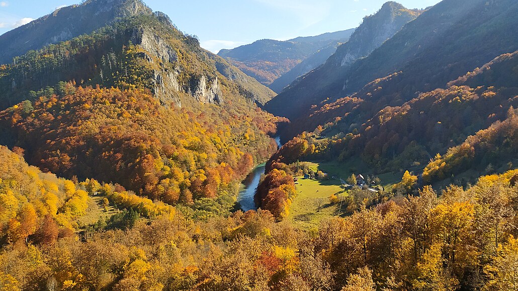 erná Hora je nádherná kdykoli, na podzim má své liduprázdné kouzlo.