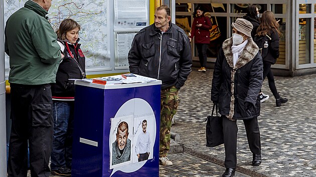 Sbr podpis k prezidentsk kandidatue Babie na praskm Andlu (1. prosince 2021)