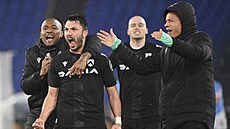 Tolgay Arslan (druhý zleva) oslavuje svůj gól do sítě Lazia. Udinese díky němu... Tolgay Arslan (druhý zleva) oslavuje svůj gól do sítě Lazia. Udinese díky němu...