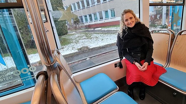 Autorka nových hlášení v ostravské MHD, herečka a učitelka Marika Tošková.