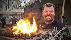 Umělecký kovář Antonín Vlček na trzích na náměstí E. Beneše v Liberci (20. 12.... Umělecký kovář Antonín Vlček na trzích na náměstí E. Beneše v Liberci (20. 12....
