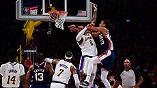 Nic Claxton z Brooklynu zasmeoval pes LeBrona Jamese z Los Angeles Lakers.