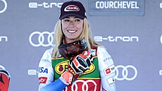 Americká lyžařka Mikaela Shiffrinová po triumfu v obřím slalomu v Courchevelu. Americká lyžařka Mikaela Shiffrinová po triumfu v obřím slalomu v Courchevelu.
