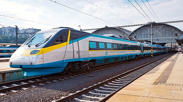 Vlak Pendolino Vlak Pendolino