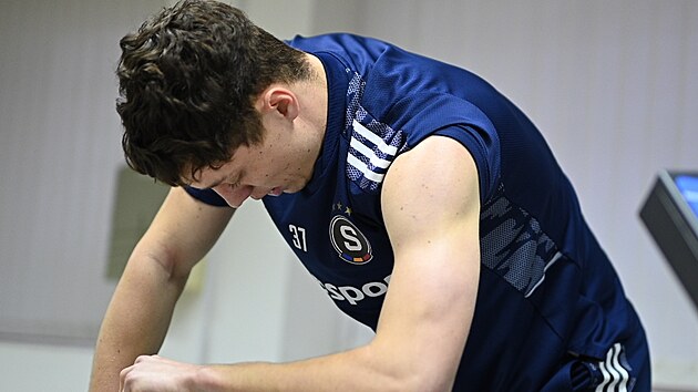 Sparťanský záložník Ladislav Krejčí mladší při zátěžových testech na startu přípravy v lednu 2022.