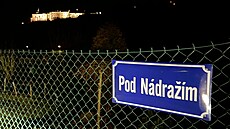 Dívka vypadla z okna v lokalitě u nižborského nádraží. (4. ledna 2022) Dívka vypadla z okna v lokalitě u nižborského nádraží. (4. ledna 2022)