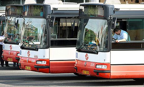 Odborám se nelíbilo, e by idii autobus pracovali do sedmdesáti. Ilustraní snímek