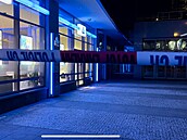Neznámý pachatel přepadl bankovní pobočku ve Vinohradské ulici v Praze. (12.... Neznámý pachatel přepadl bankovní pobočku ve Vinohradské ulici v Praze. (12....