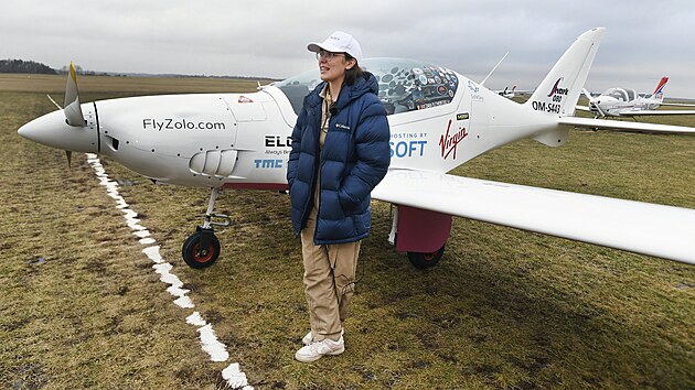Na beneovskm letiti 16. ledna 2022 pistla devatenctilet pilotka Zara Rutherfordov. Belgicko-britsk letkyn usiluje o Guinnessv svtov rekord stt se nejmlad enou, kter sama oblet svt;esko je jednou z jejch poslednch zastvek.