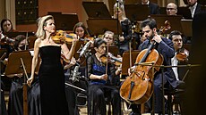 Anne-Sophie Mutter, Pablo Ferrández a členové České filharmonie na koncertě v... Anne-Sophie Mutter, Pablo Ferrández a členové České filharmonie na koncertě v...