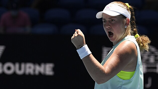 Lotyka Jelena Ostapenkov se hecuje ve tetm kole Australian Open.