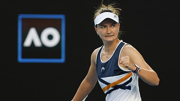 Barbora Krejkov se povzbuzuje ve tetm kole Australian Open.