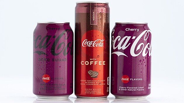 Coca-Cola pedstavila k novmu roku nejen nov obaly, ale i pchu. K oblbenm npojm na bzi kvy pidv nyn nov variantu Coffee Mocha. (13. ledna 2022)