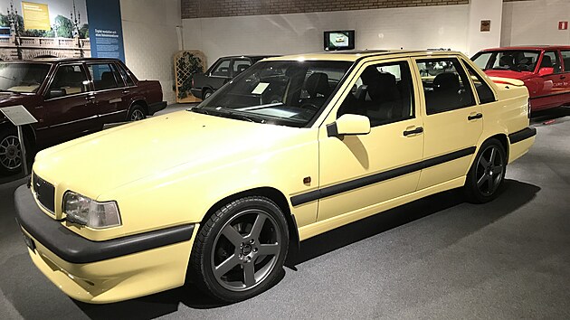 Volvo 850 z potku 90. let pedstavuje nezdra vdsk prmyslov projekt v historii. Na snmku vzcn verze T5-R s motorem, kter dval 240 kon.