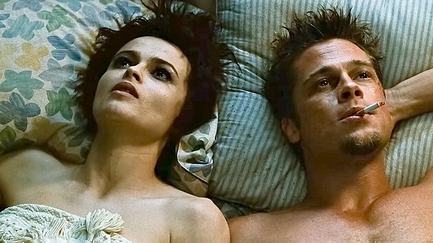Helena Bonham Carterov a Brad Pitt ve filmu Klub rv (1999)