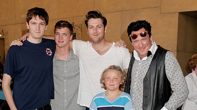 Michael Madsen a jeho synov Max, Hudson, Christian a Luke (Los Angeles, 17. srpna 2013)