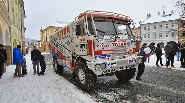 Pozdrav do nebe pro Karla Lopraise na náměstí ve Franštátu pod Radhoštěm. (22. ledna 2022)