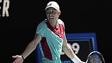 Kanaďan Denis Shapovalov se diví ve čtvrtfinále Australian Open. Kanaďan Denis Shapovalov se diví ve čtvrtfinále Australian Open.