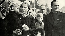 Poslední italský král Umberto II. s královnou Marií Josefou Belgickou a s dtmi...